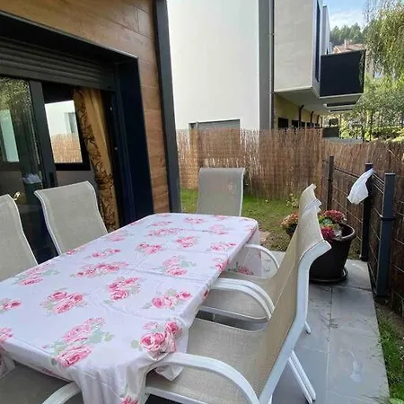 Casa Con Jardin *